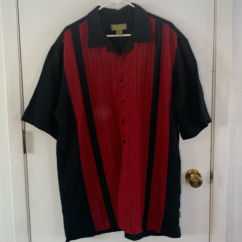 Cabana berry red and black guayabera shirt with vertical pleats Size 2XLT